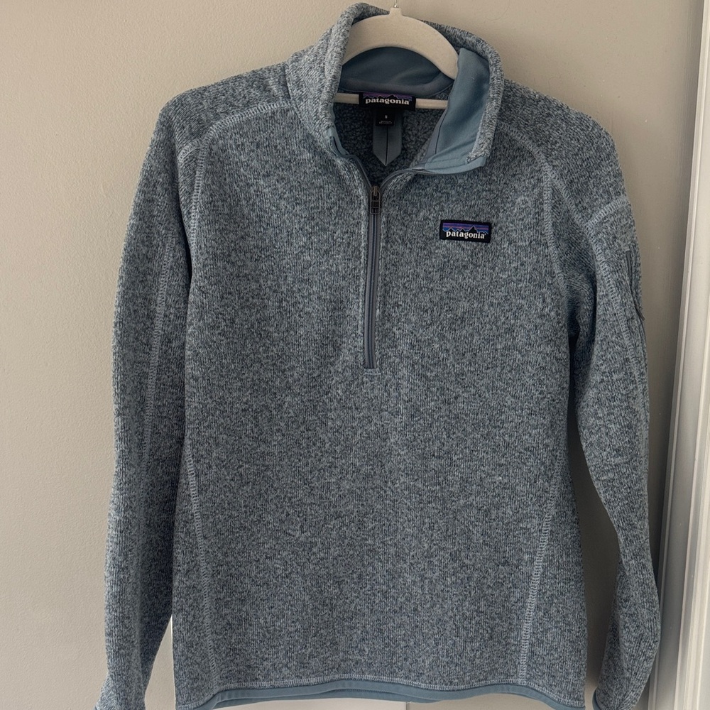Patagonia Women’s Light Blue Half-Zip Fleece Sweater